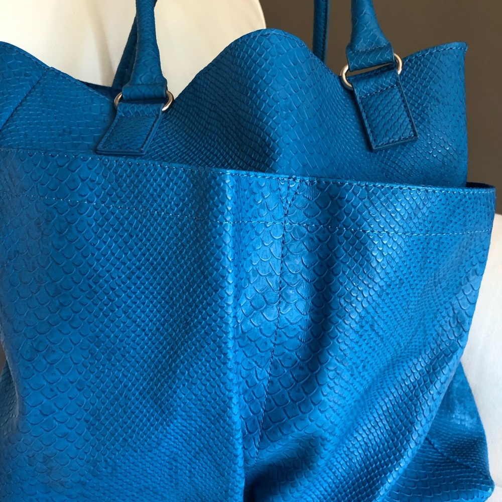 Neiman Marcus snakeskin tote - Picture 3 of 5